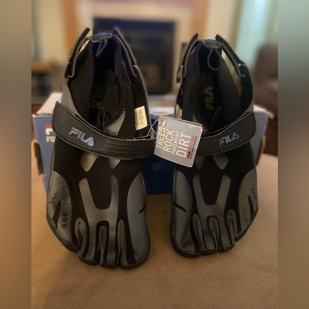 FILA SPORT SKELE-TOES
BLACK/PEWTER Size 11 Mens
